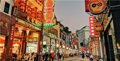  大学生商务模特在广州的发展与前景 
